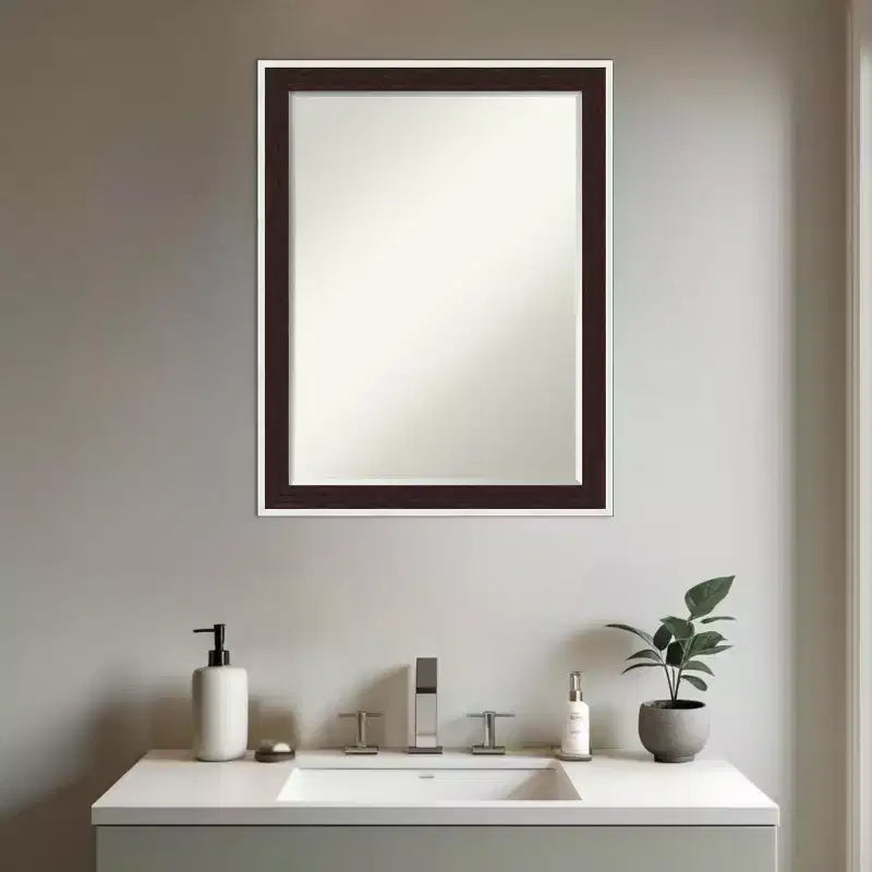 Specchio da parete per bagno con cornice e bordo smussato